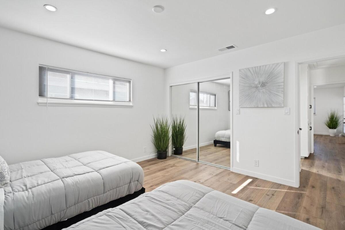 House With Pool In Prime Location - 10 Mins To Universal Los Angeles